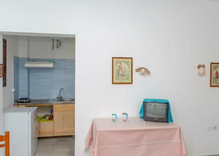 Апартаменты Naxos Center Studios-house *