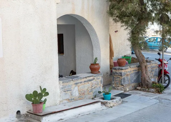 Апартаменты Naxos Center Studios-house