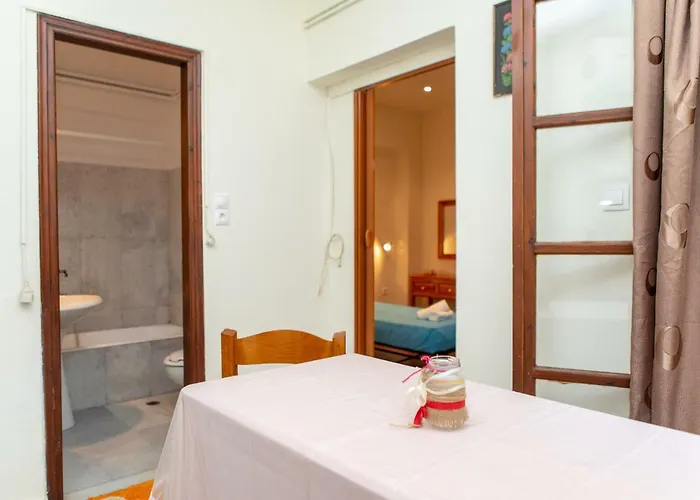 Naxos Center Studios-house Апартаменты *