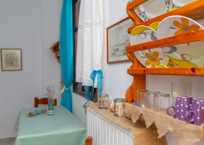 Naxos Center Studios-house * Naxos City