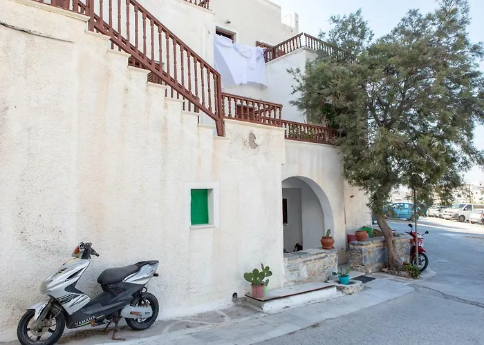 Naxos Center Studios-house Апартаменты *