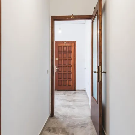 Naxos Center Studios-house *