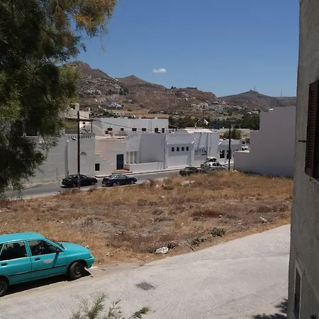 Naxos Center Studios-house דירה