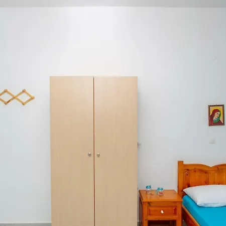 Naxos Center Studios-house Daire