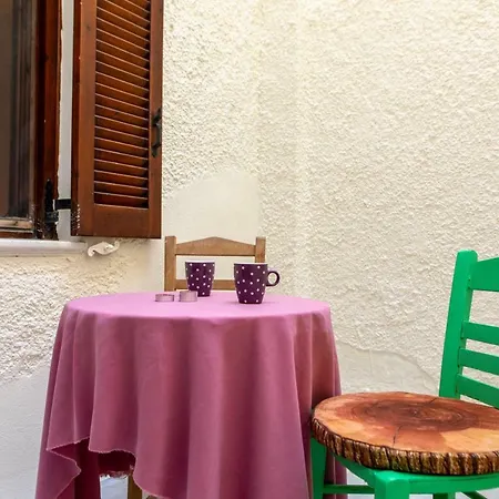 Naxos Center Studios-house Apartamento Naxos City